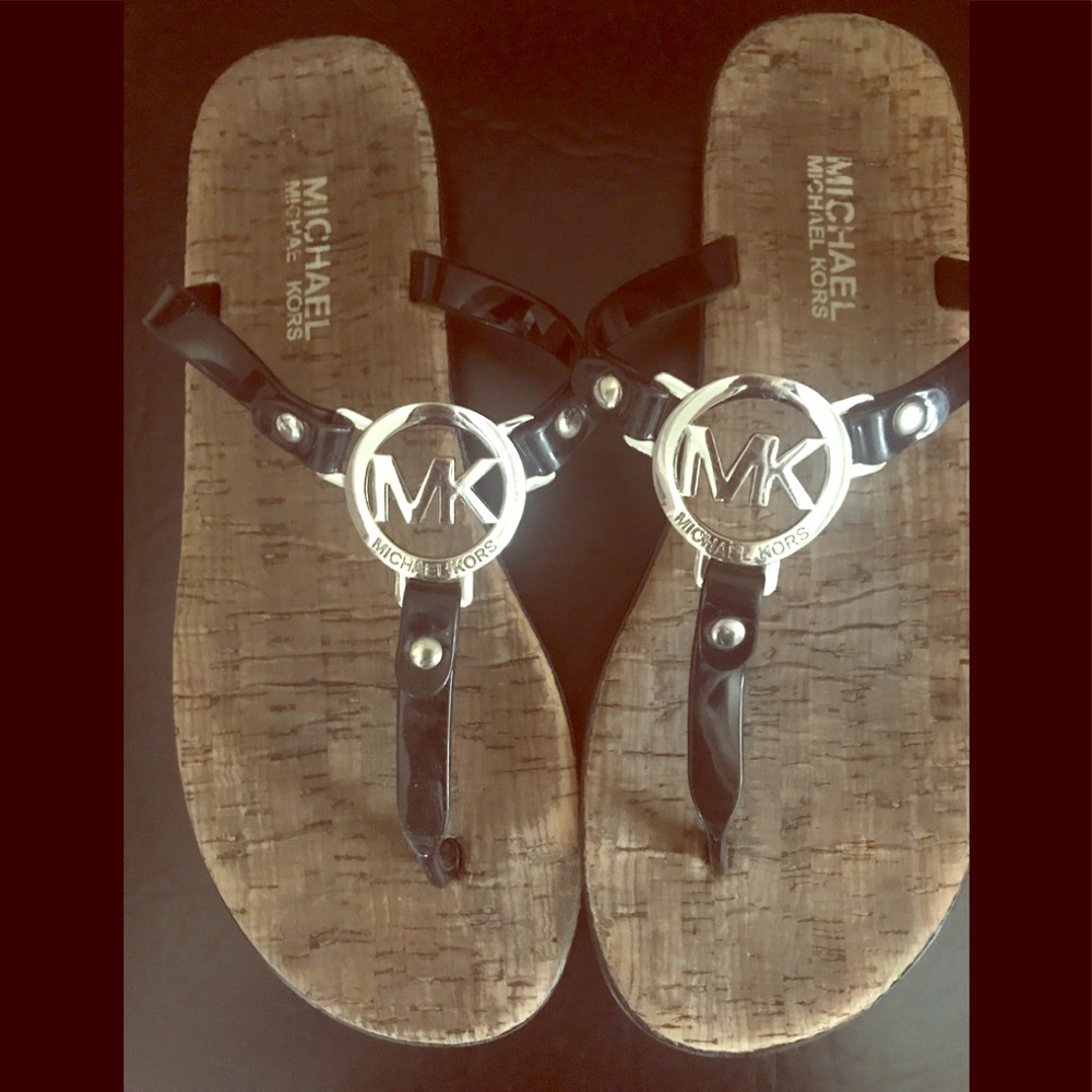 💰Michael Kors Charm Jelly flip flops👙